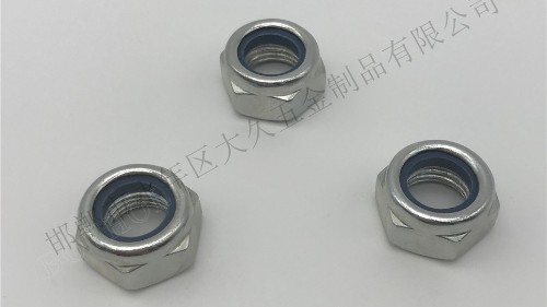 鎖緊螺母在操作過程中需要注意哪些地方？